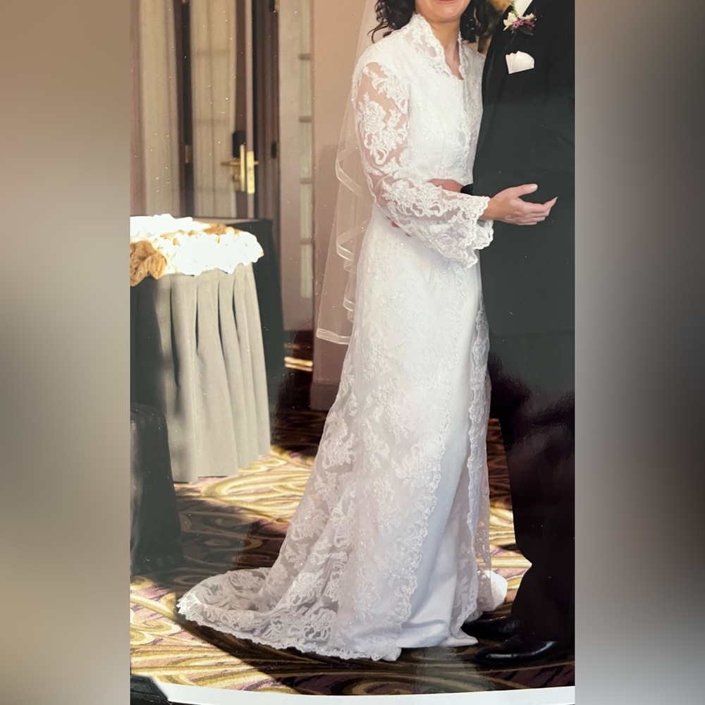 Lace overlay size 10